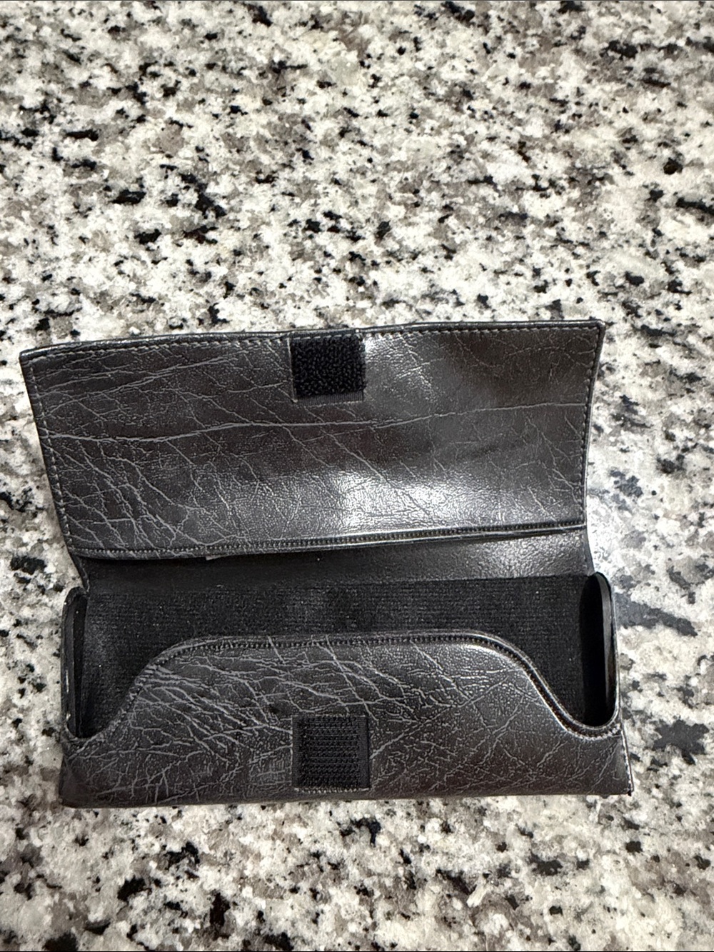 Black Leather - Universal Eyeglass